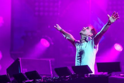 armin-van-buuren-arms-e1441994695457