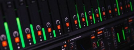 Electronic-Music-Production-2-1024x682-1-e1735222170768