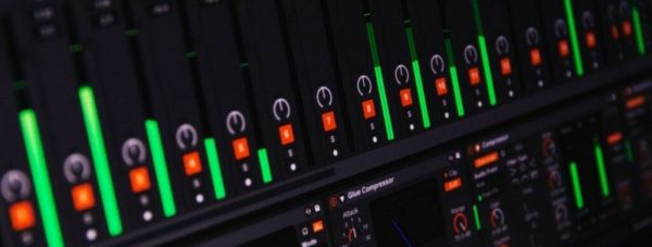 Electronic-Music-Production-2-1024x682-1-e1735222170768